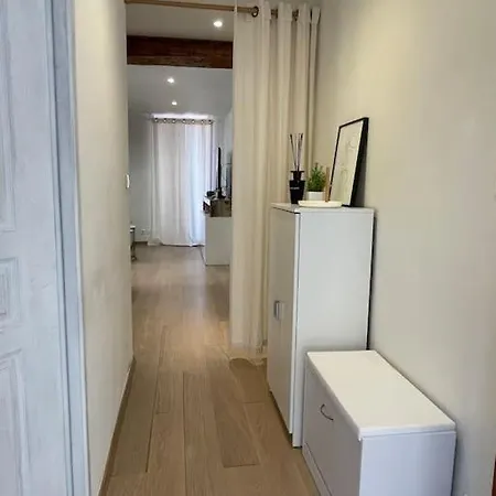 T2 En Centre-ville * Ajaccio (Corsica)
